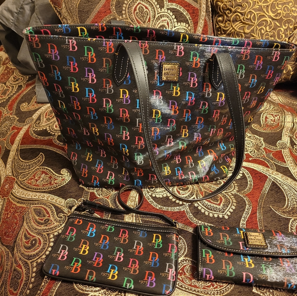 Multicolor tote with matching wallet and wristlet